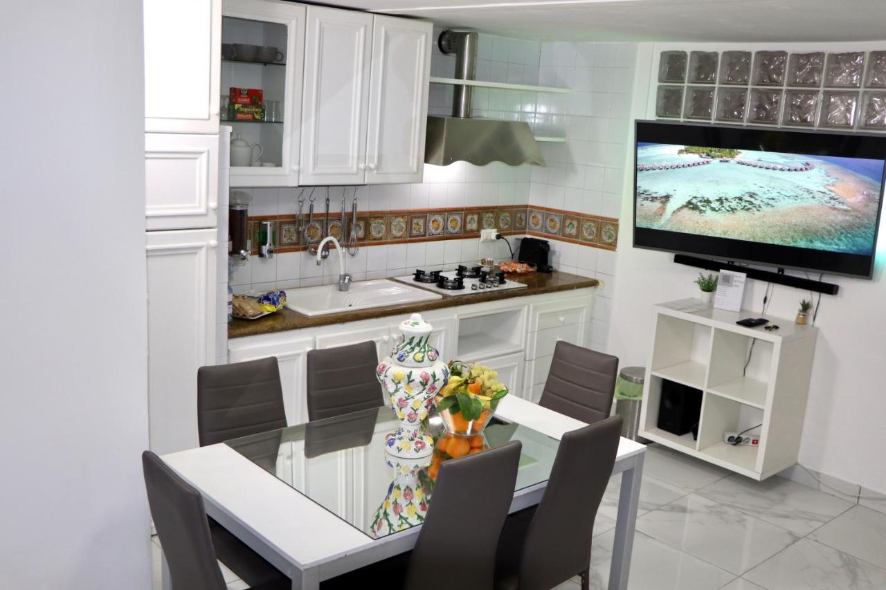 House Relax Apartment Centro Di Napoli 外观 照片